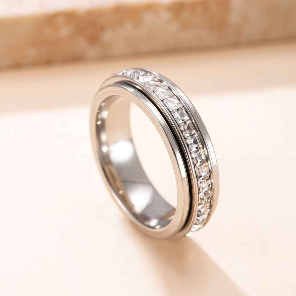 18K gold titanium rotating anxiety-relief ring.