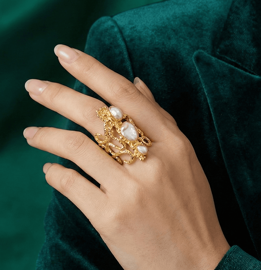 18K Vergulde Organische Parel Statement Ring | Gesmolten Textuur & Verstelbare Band