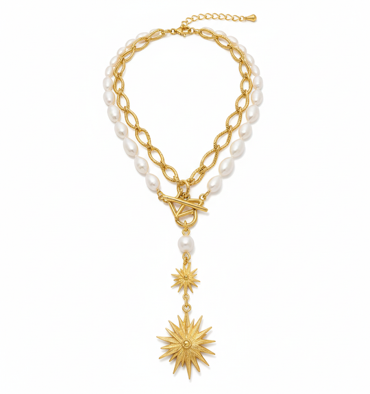 قلادة أنيقة مطلية بالذهب من اللؤلؤ طويلة الطبقات مع قلادة على شكل ورقة شجر