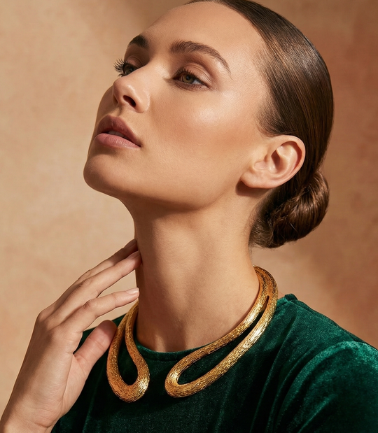 De Vergulde Golf: 18k Vergulde Getextureerde Open Choker