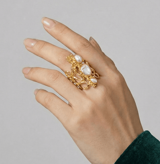 18K Vergulde Organische Parel Statement Ring | Gesmolten Textuur & Verstelbare Band