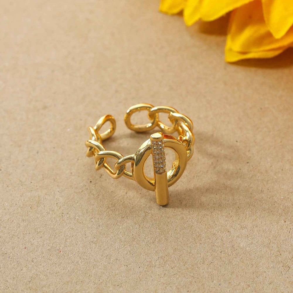 18K gold openwork ring with buckle design