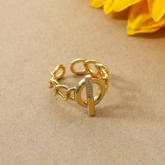 18K gold openwork ring with buckle design