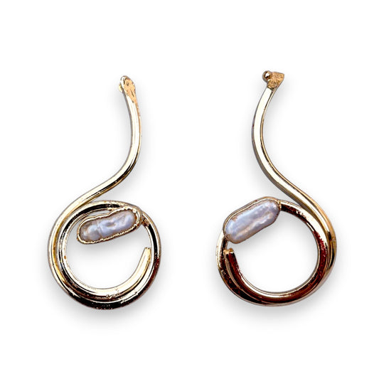 Modern 18K Gold Plated Swirl Bar Pearl Earrings